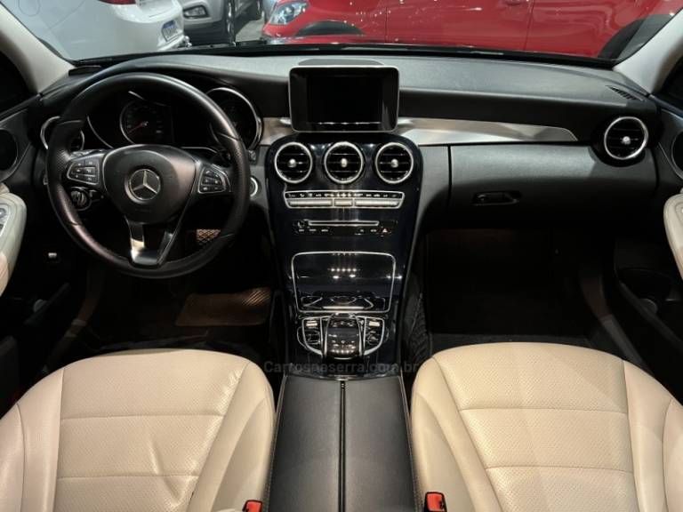 MERCEDES-BENZ - C 180 - 2014/2015 - Preta - R$ 101.900,00