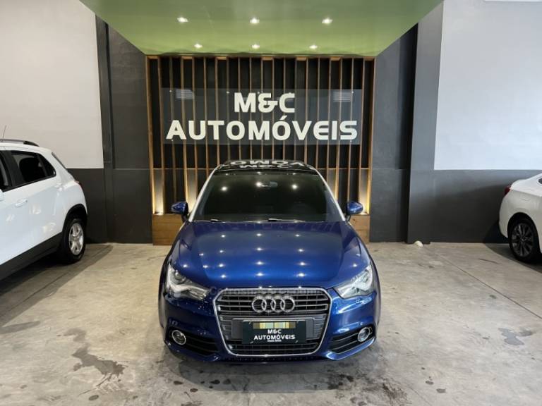 AUDI - A1 - 2011/2012 - Azul - R$ 62.900,00