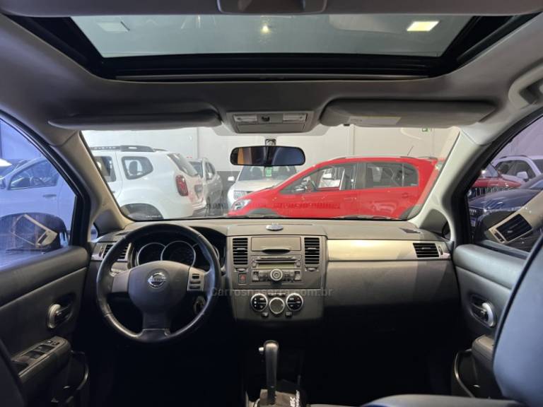 NISSAN - TIIDA - 2010/2011 - Preta - R$ 41.900,00