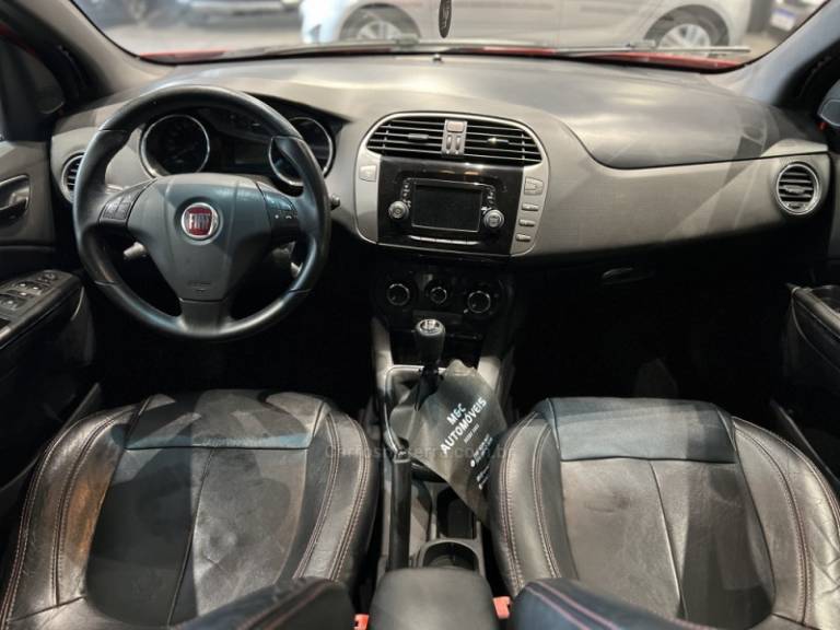 FIAT - BRAVO - 2015/2016 - Vermelha - R$ 55.900,00