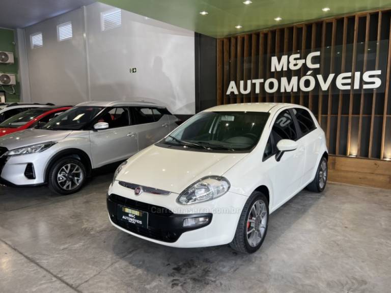 FIAT - PUNTO - 2015/2016 - Branca - R$ 45.900,00