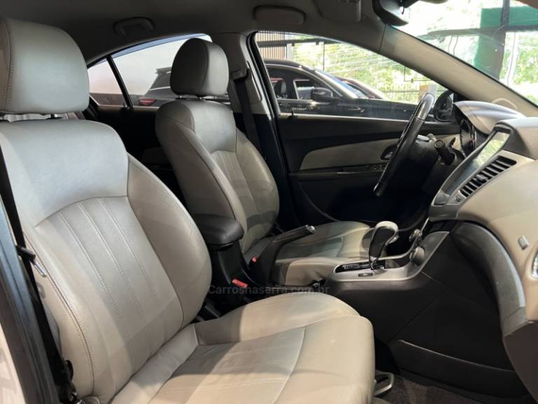 CHEVROLET - CRUZE - 2013/2013 - Branca - R$ 58.900,00
