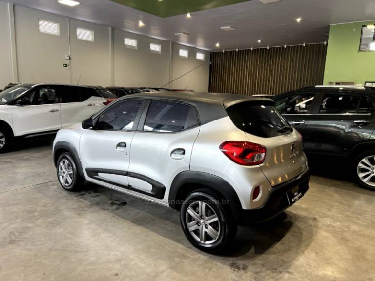 RENAULT - KWID - 2022/2023 - Prata - R$ 49.900,00