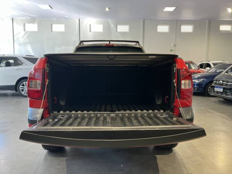 VOLKSWAGEN - SAVEIRO - 2012/2013 - Vermelha - R$ 48.900,00