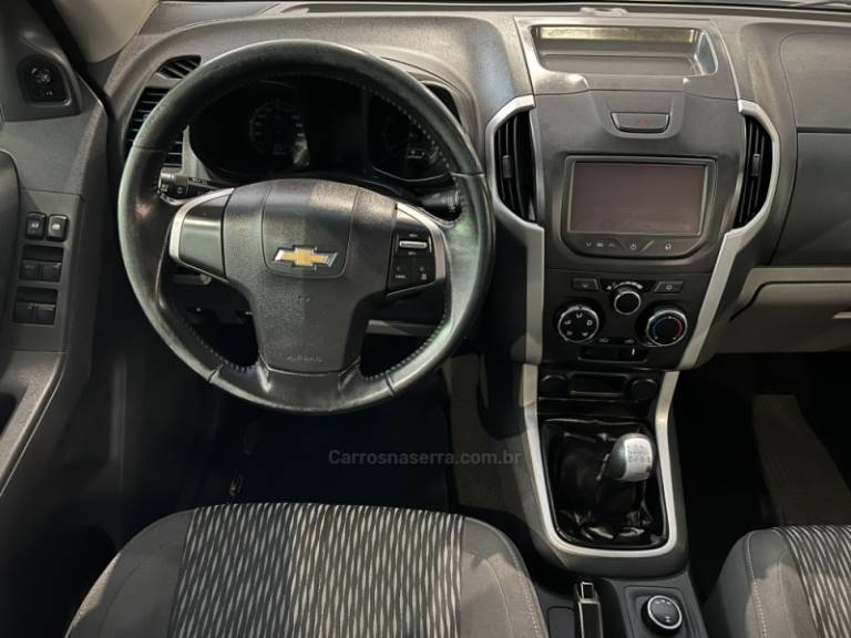 CHEVROLET - S10 - 2014/2015 - Prata - R$ 99.900,00