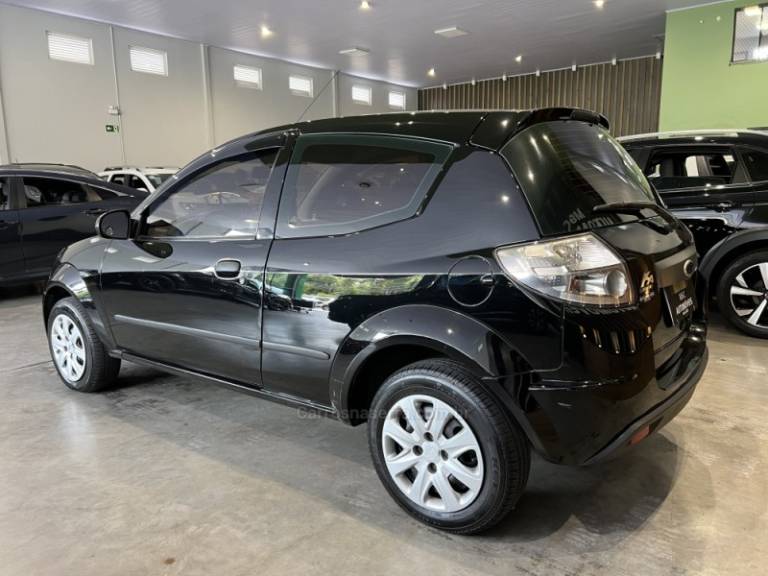 FORD - KA - 2012/2013 - Preta - R$ 28.900,00