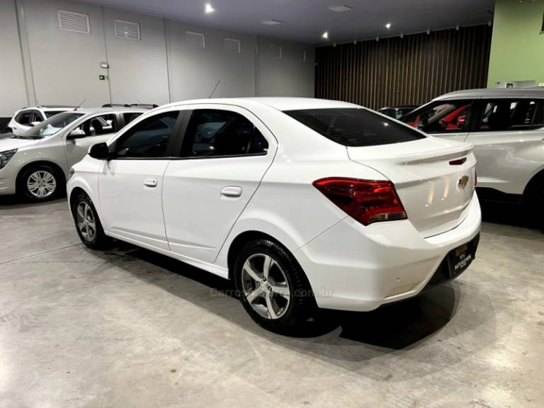 CHEVROLET - PRISMA - 2016/2017 - Branca - R$ 62.900,00