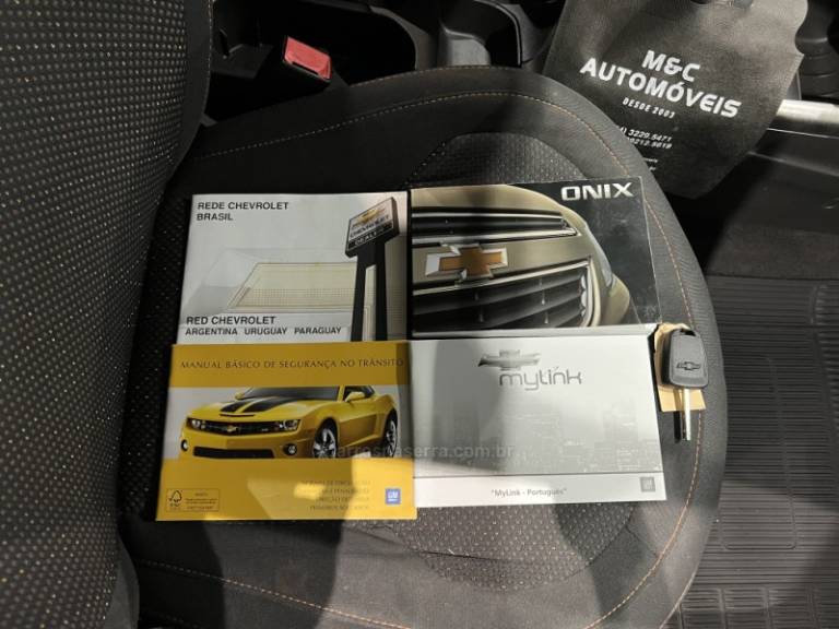 CHEVROLET - ONIX - 2014/2015 - Branca - R$ 49.900,00