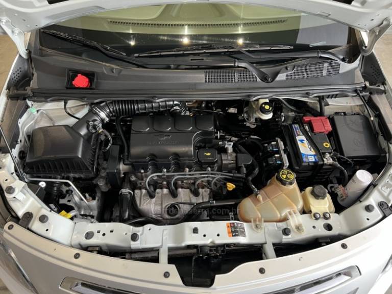 CHEVROLET - COBALT - 2014/2015 - Prata - R$ 45.900,00