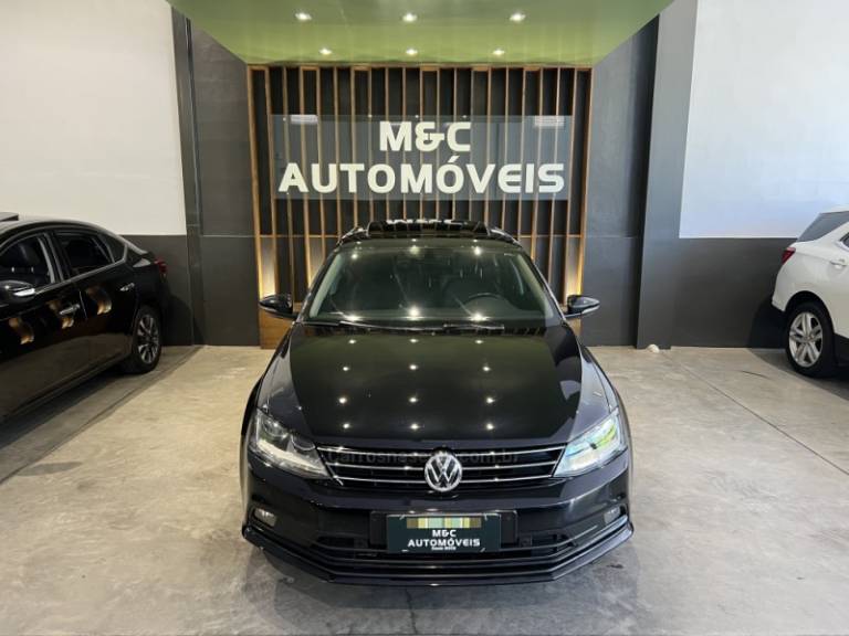 VOLKSWAGEN - JETTA - 2017/2017 - Preta - R$ 83.900,00