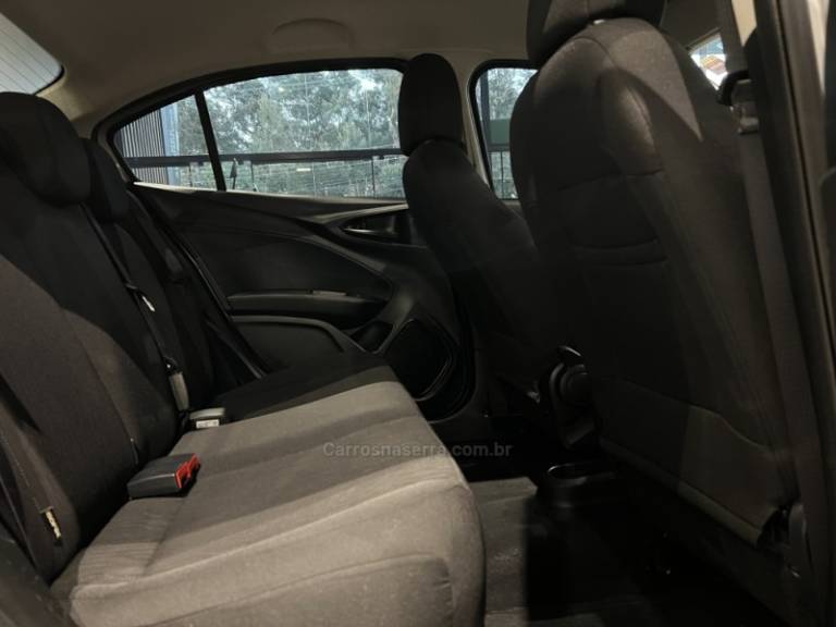 FIAT - CRONOS - 2022/2023 - Prata - R$ 73.900,00