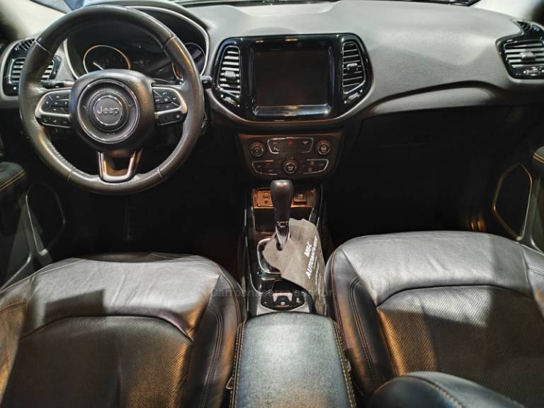 JEEP - COMPASS - 2016/2017 - Preta - R$ 92.900,00