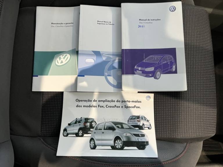 VOLKSWAGEN - FOX - 2010/2011 - Cinza - R$ 34.900,00