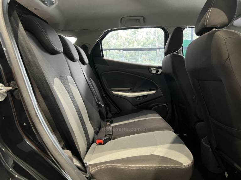 FORD - ECOSPORT - 2016/2017 - Preta - R$ 61.900,00