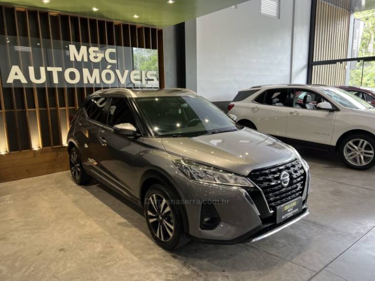 NISSAN - KICKS - 2022/2022 - Cinza - R$ 95.900,00