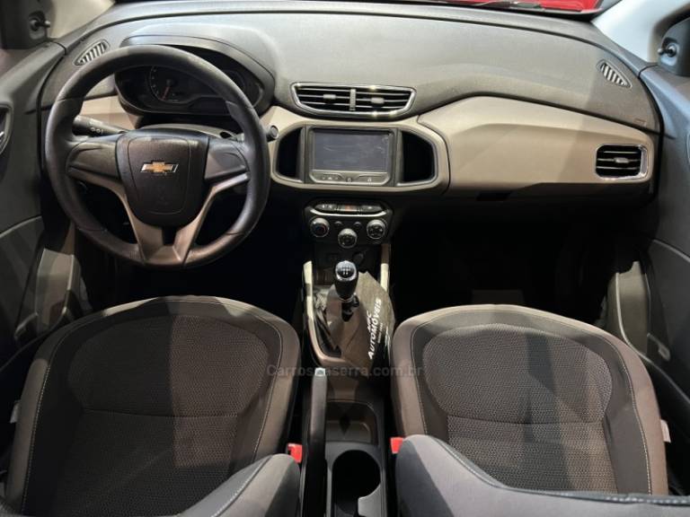 CHEVROLET - PRISMA - 2015/2015 - Vermelha - R$ 49.900,00