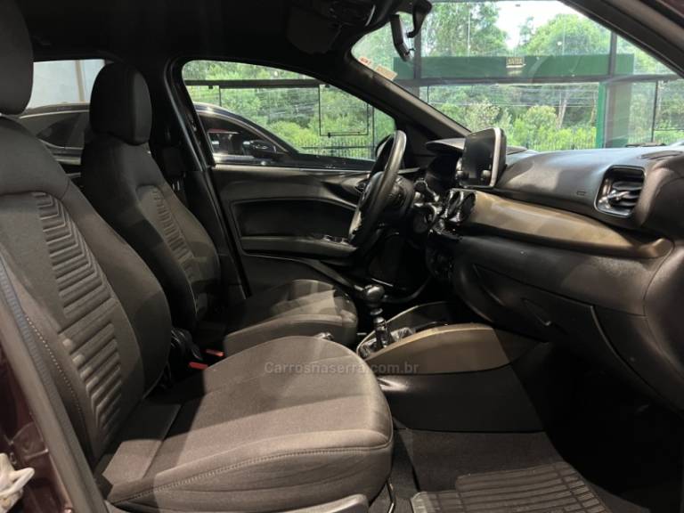 FIAT - CRONOS - 2022/2022 - Vermelha - R$ 70.900,00