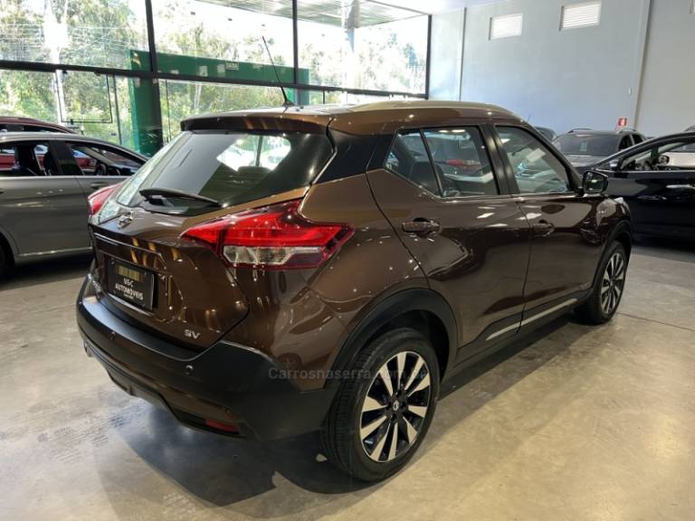 NISSAN - KICKS - 2019/2020 - Marrom - R$ 83.900,00