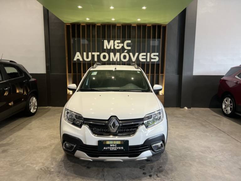 RENAULT - SANDERO - 2021/2022 - Branca - R$ 65.900,00