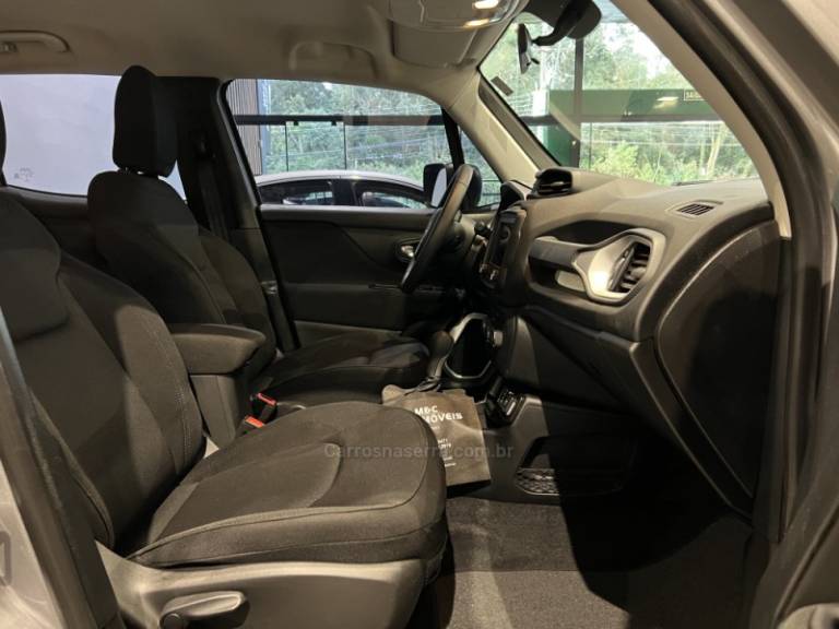 JEEP - RENEGADE - 2021/2021 - Prata - R$ 81.900,00