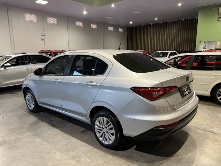 FIAT - CRONOS - 2022/2023 - Prata - R$ 73.900,00