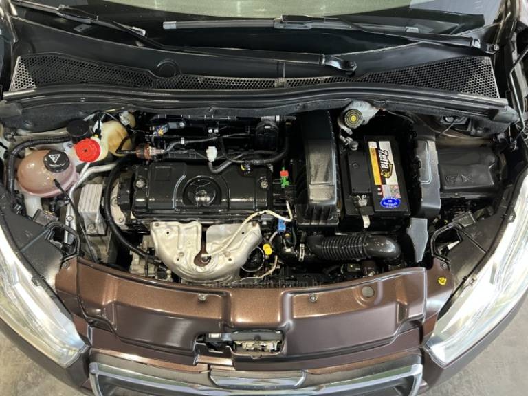 PEUGEOT - 208 - 2013/2014 - Marrom - R$ 38.900,00