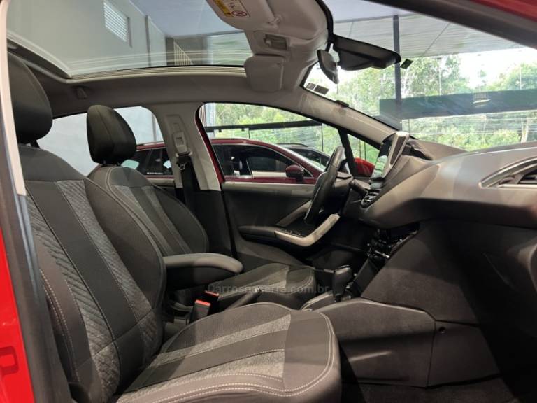 PEUGEOT - 208 - 2018/2019 - Vermelha - R$ 63.900,00