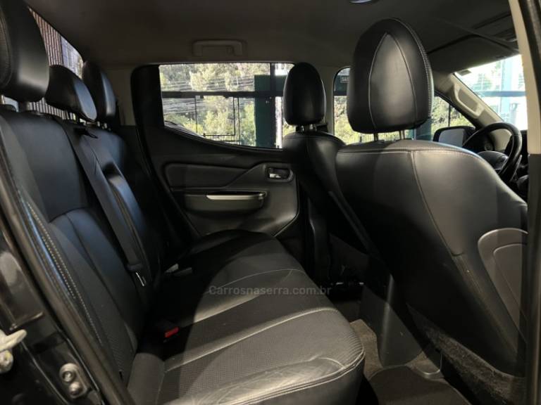 MITSUBISHI - L200 TRITON - 2018/2019 - Preta - R$ 144.900,00