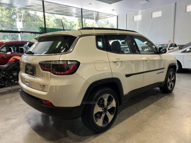 JEEP - COMPASS - 2017/2018 - Branca - R$ 89.900,00