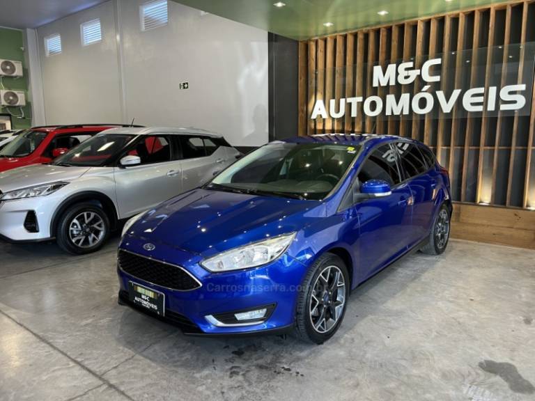 FORD - FOCUS - 2016/2017 - Azul - R$ 69.900,00