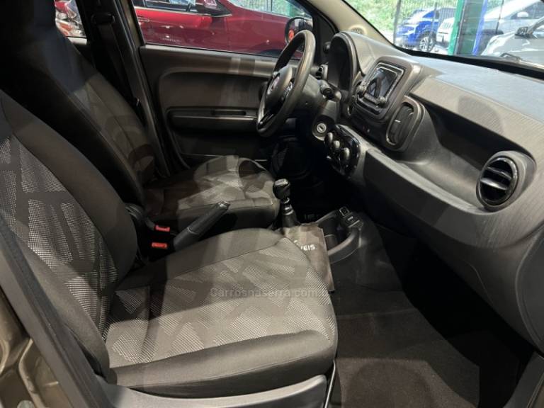 FIAT - MOBI - 2017/2018 - Cinza - R$ 47.900,00
