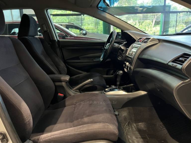 HONDA - CITY - 2013/2014 - Prata - R$ 59.900,00