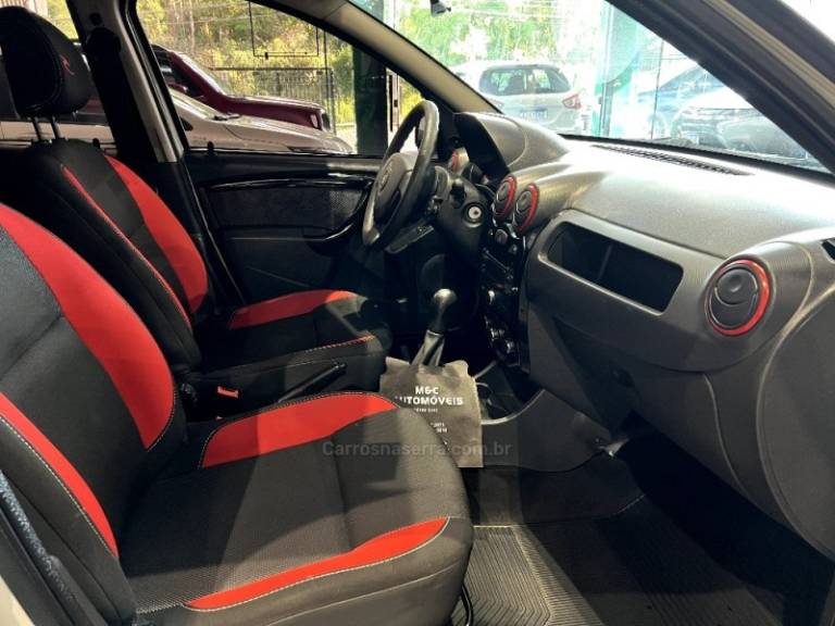 RENAULT - SANDERO - 2012/2012 - Branca - R$ 37.900,00