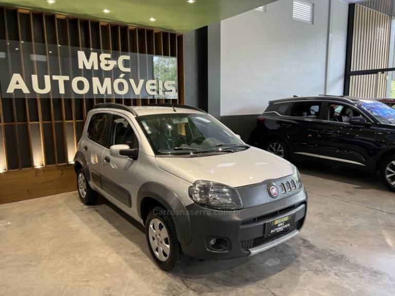 FIAT - UNO - 2013/2014 - Prata - R$ 38.900,00