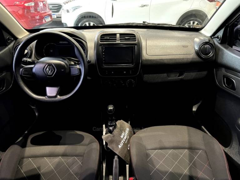 RENAULT - KWID - 2022/2023 - Prata - R$ 49.900,00