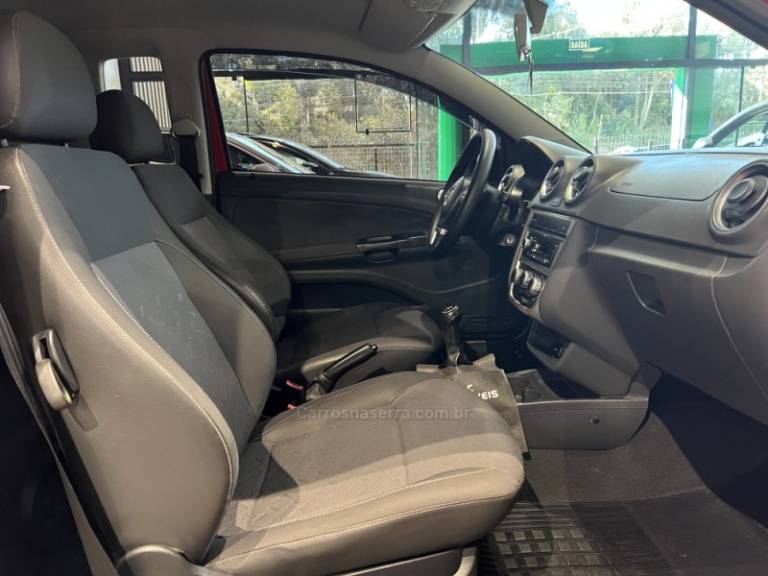 VOLKSWAGEN - SAVEIRO - 2012/2013 - Vermelha - R$ 48.900,00