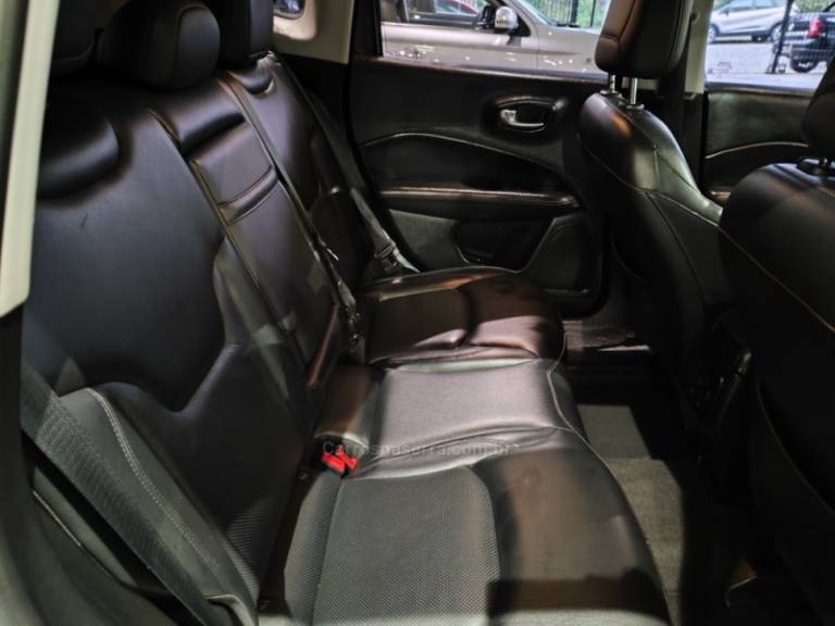 JEEP - COMPASS - 2016/2017 - Preta - R$ 92.900,00