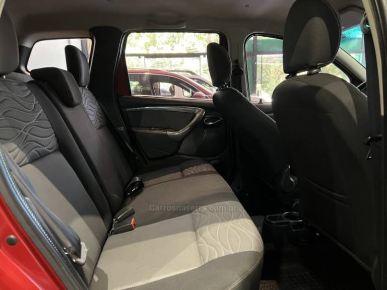 RENAULT - DUSTER - 2014/2015 - Vermelha - R$ 54.900,00