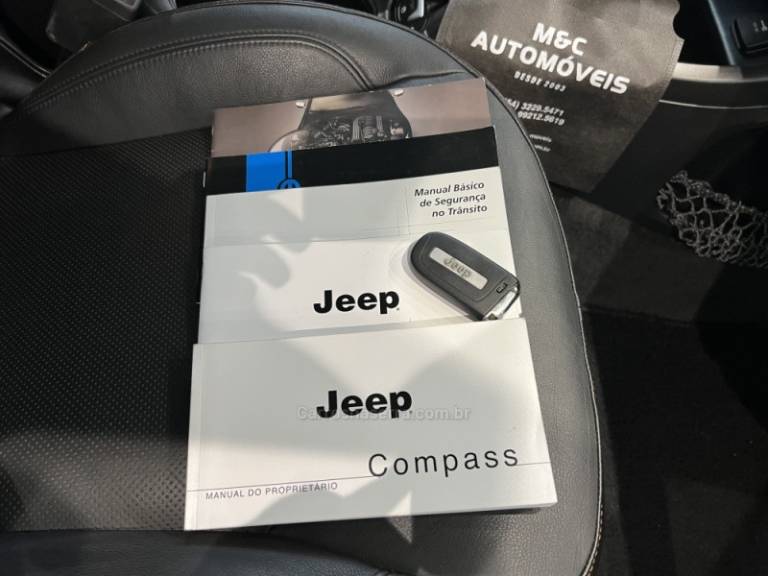 JEEP - COMPASS - 2017/2018 - Branca - R$ 89.900,00