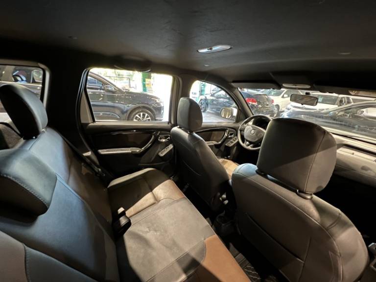 RENAULT - DUSTER - 2018/2019 - Branca - R$ 69.900,00