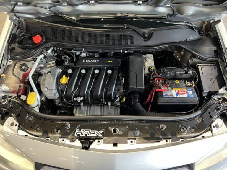 RENAULT - MÉGANE - 2011/2012 - Prata - R$ 34.900,00