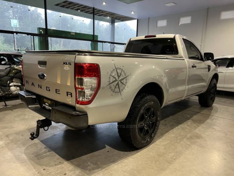 FORD - RANGER - 2013/2013 - Prata - R$ 77.900,00