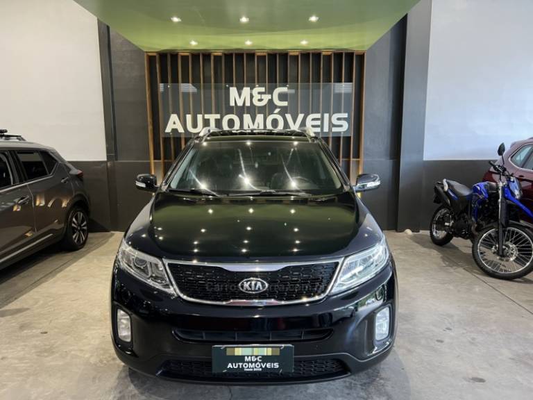 KIA MOTORS - SORENTO - 2012/2013 - Preta - R$ 69.900,00