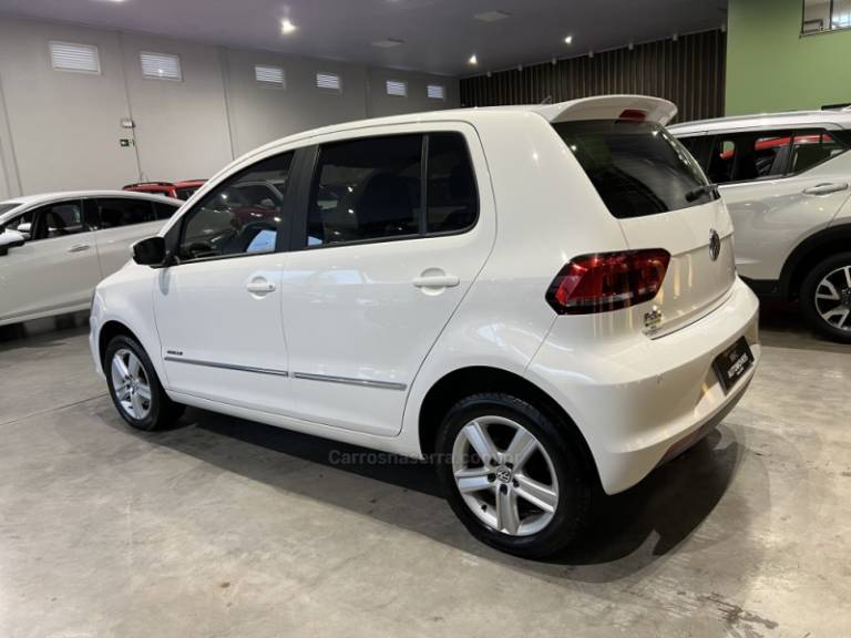 VOLKSWAGEN - FOX - 2015/2016 - Branca - R$ 52.900,00
