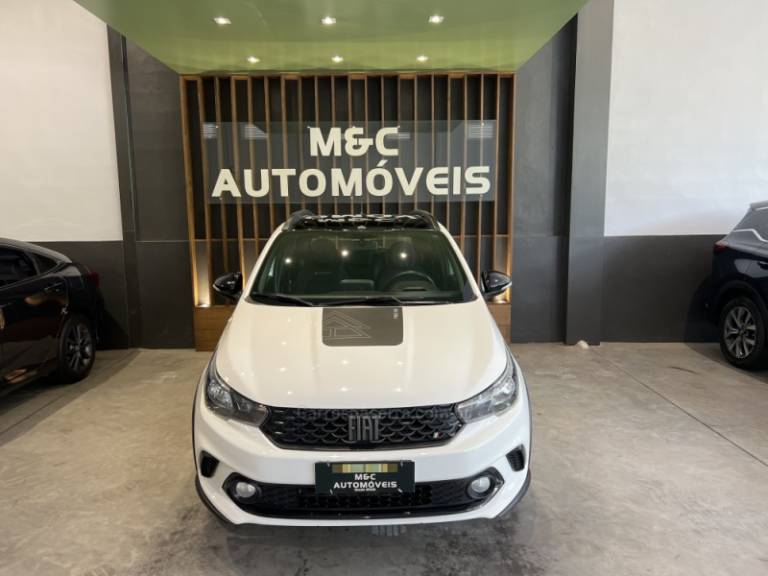 FIAT - ARGO - 2021/2022 - Branca - R$ 74.900,00