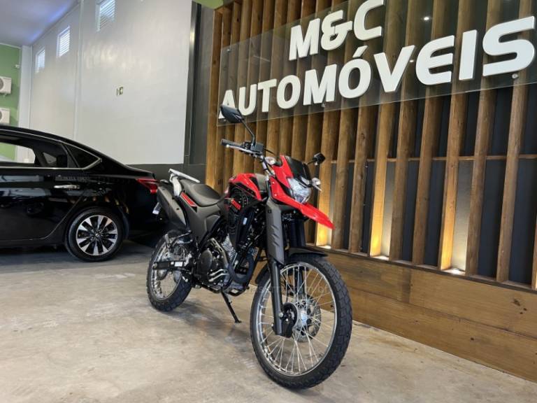 YAMAHA - XTZ 250 - 2024/2024 - Vermelha - R$ 26.900,00