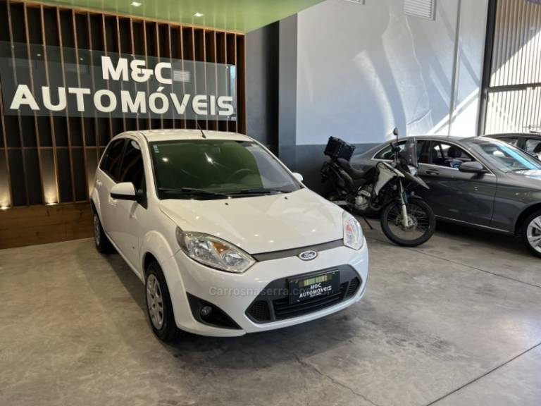 FORD - FIESTA - 2014/2014 - Branca - R$ 35.900,00