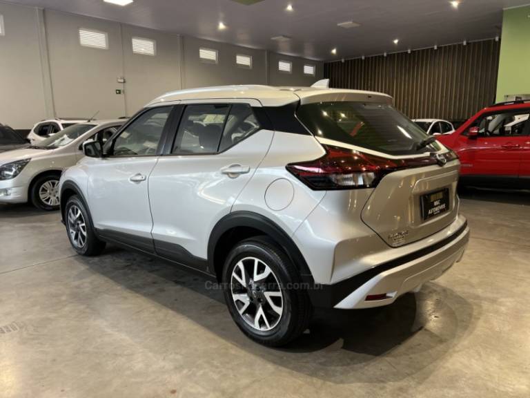 NISSAN - KICKS - 2024/2024 - Prata - R$ 105.900,00