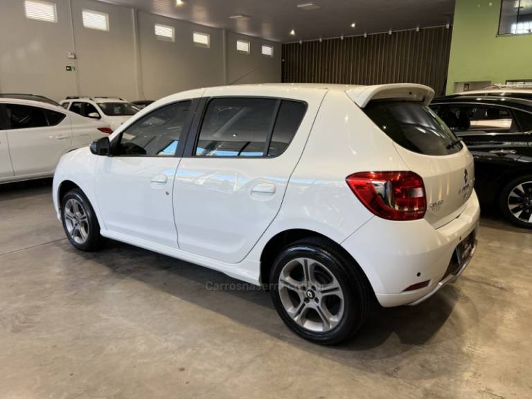 RENAULT - SANDERO - 2018/2019 - Branca - R$ 54.900,00