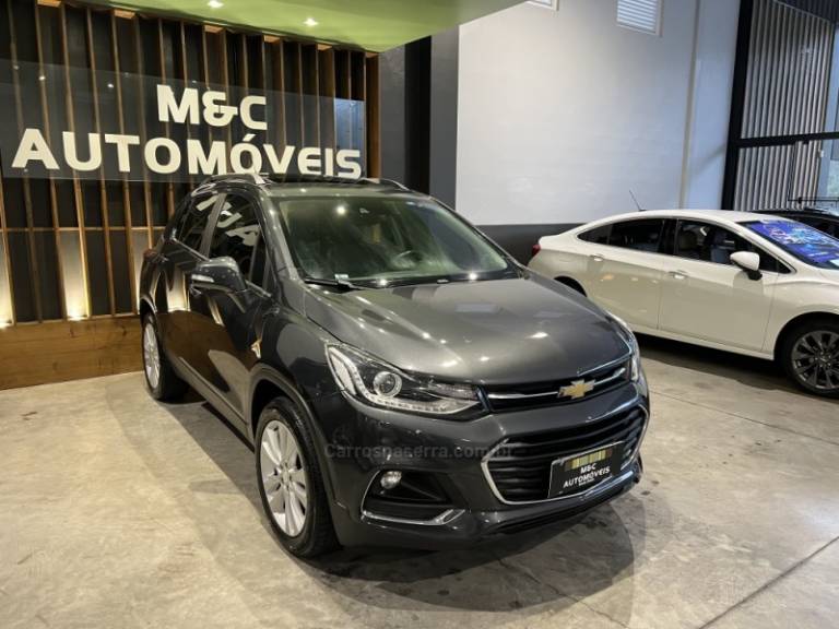 CHEVROLET - TRACKER - 2018/2018 - Cinza - R$ 89.900,00